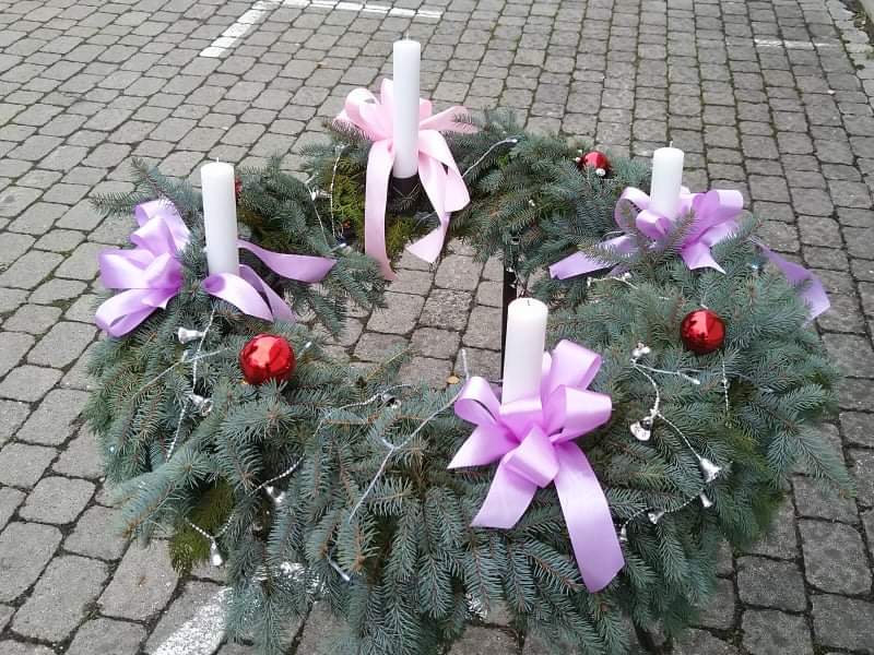 Adventi gyertyagyújtás az iskolában