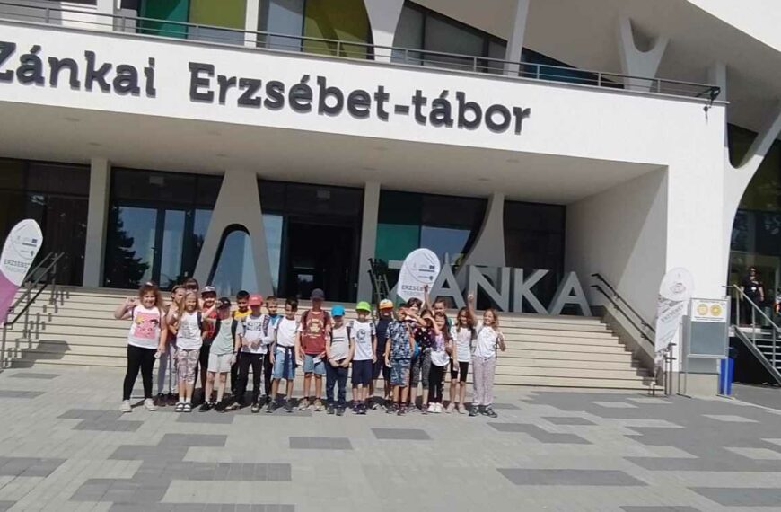 Szőregi gyerekek a Balaton parton